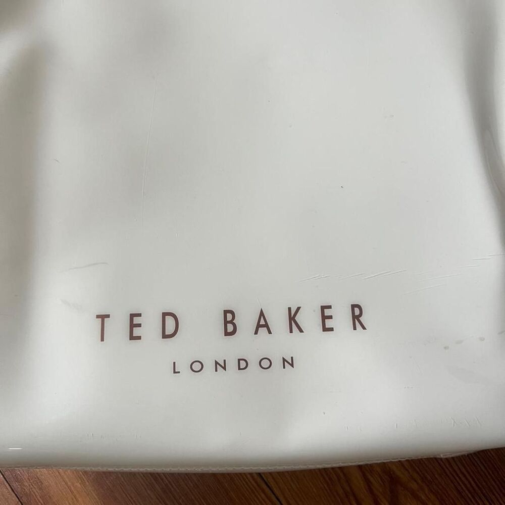 Ted Baker Women's White and Gold Vinyl Tote Bag - Picture 5 of 5